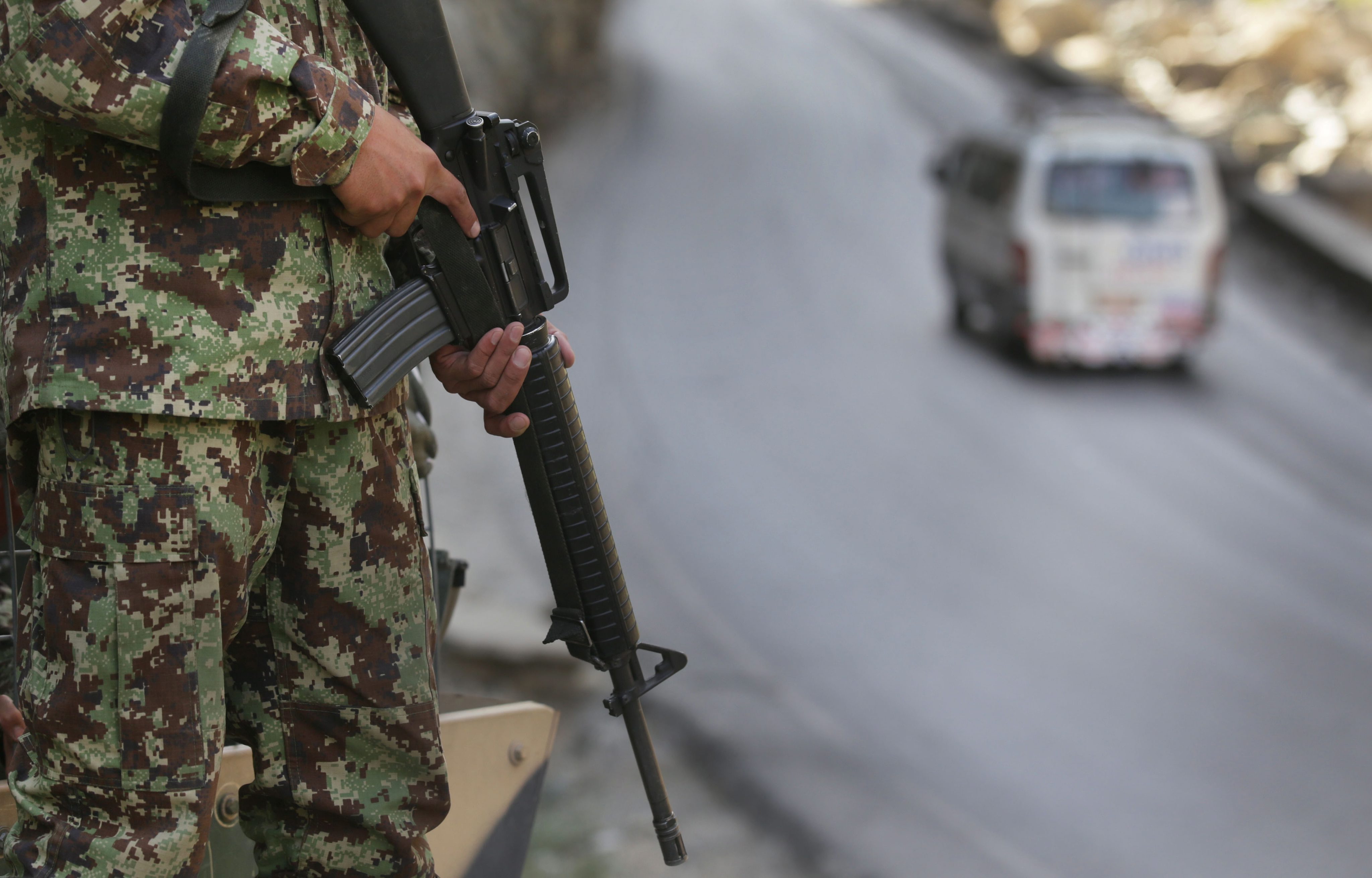 Ταλιμπάν επιτίθενται στον αφγανικό στρατό κοντά στην Καμπούλ