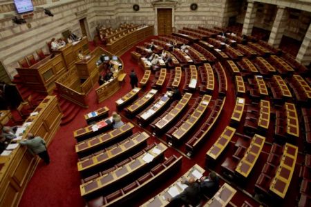 Ψηφίστηκε η τροπολογία για τη δημοσιοποίηση στοιχείων κακοποιών