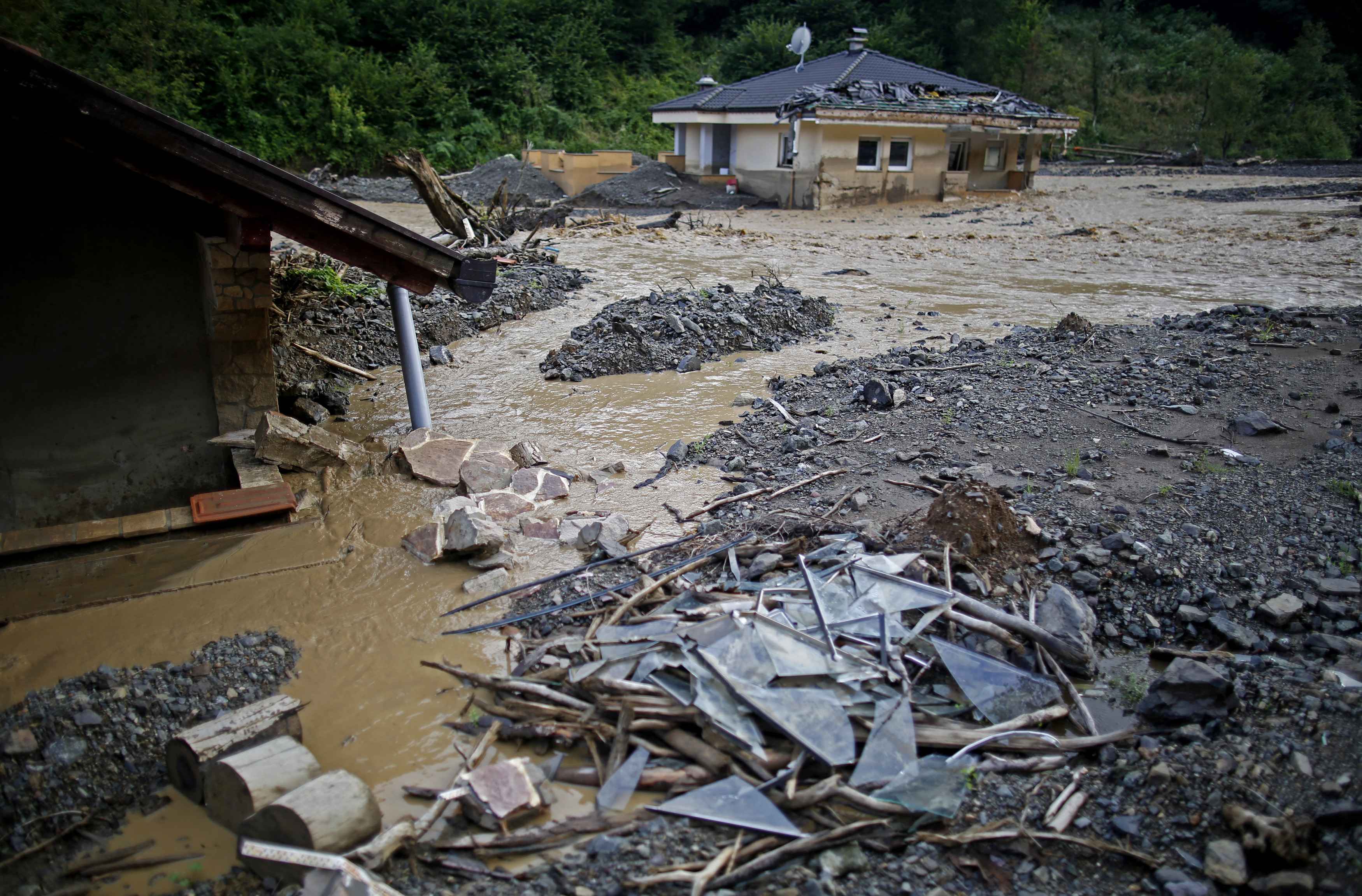 Δύο νεκροί από τις πλημμύρες στην Βοσνία