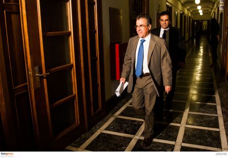 Ντινόπουλος: Ζητά νέα έρευνα για την εκμίσθωση του αιγιαλού στη Μύκονο