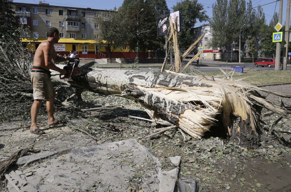 Το ουκρανικό πυροβολικό βομβάρδισε τη νύχτα το Ντονέτσκ
