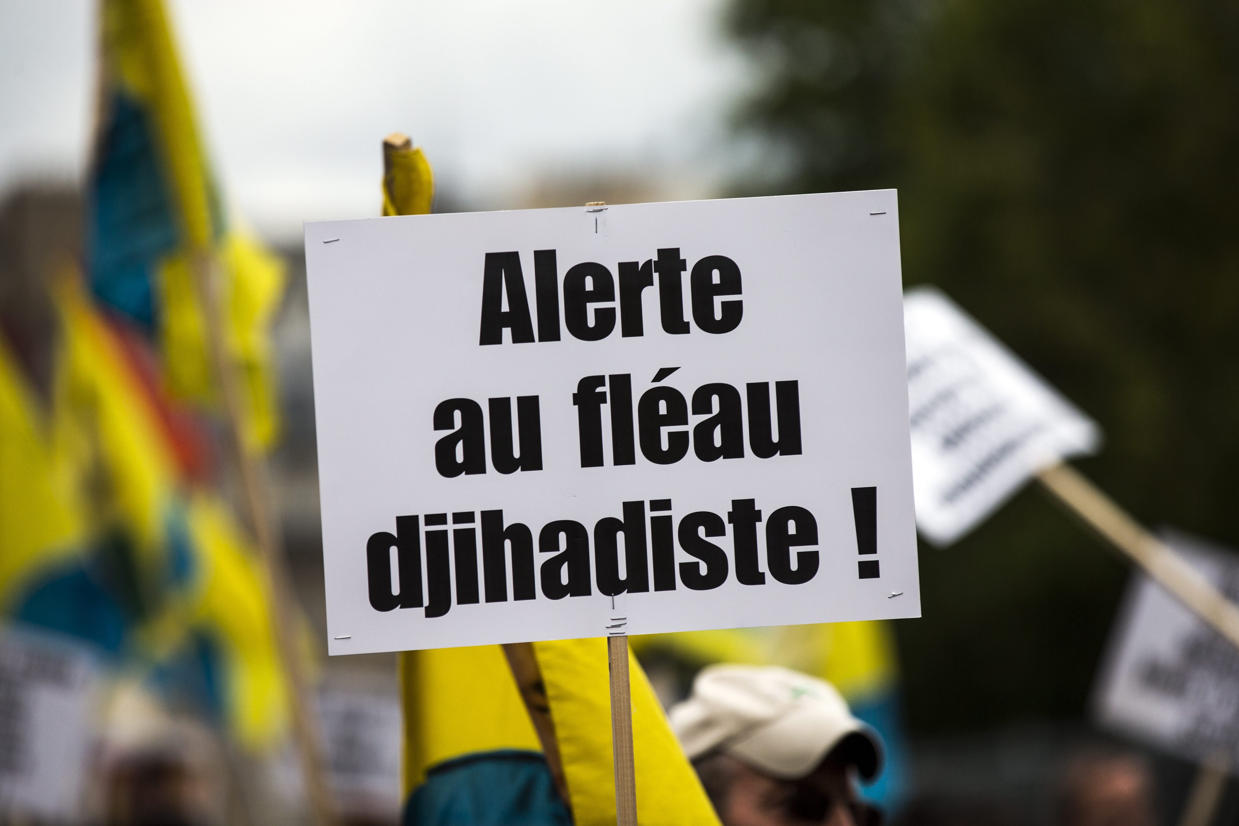 Ολάντ καλεί σε διεθνή διάσκεψη για την αντιμετώπιση των τζιχαντιστών