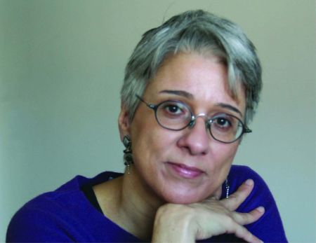 Βιβλίο – αφήγημα για τη μεταπολίτευση από την Αγγέλα Καστρινάκη