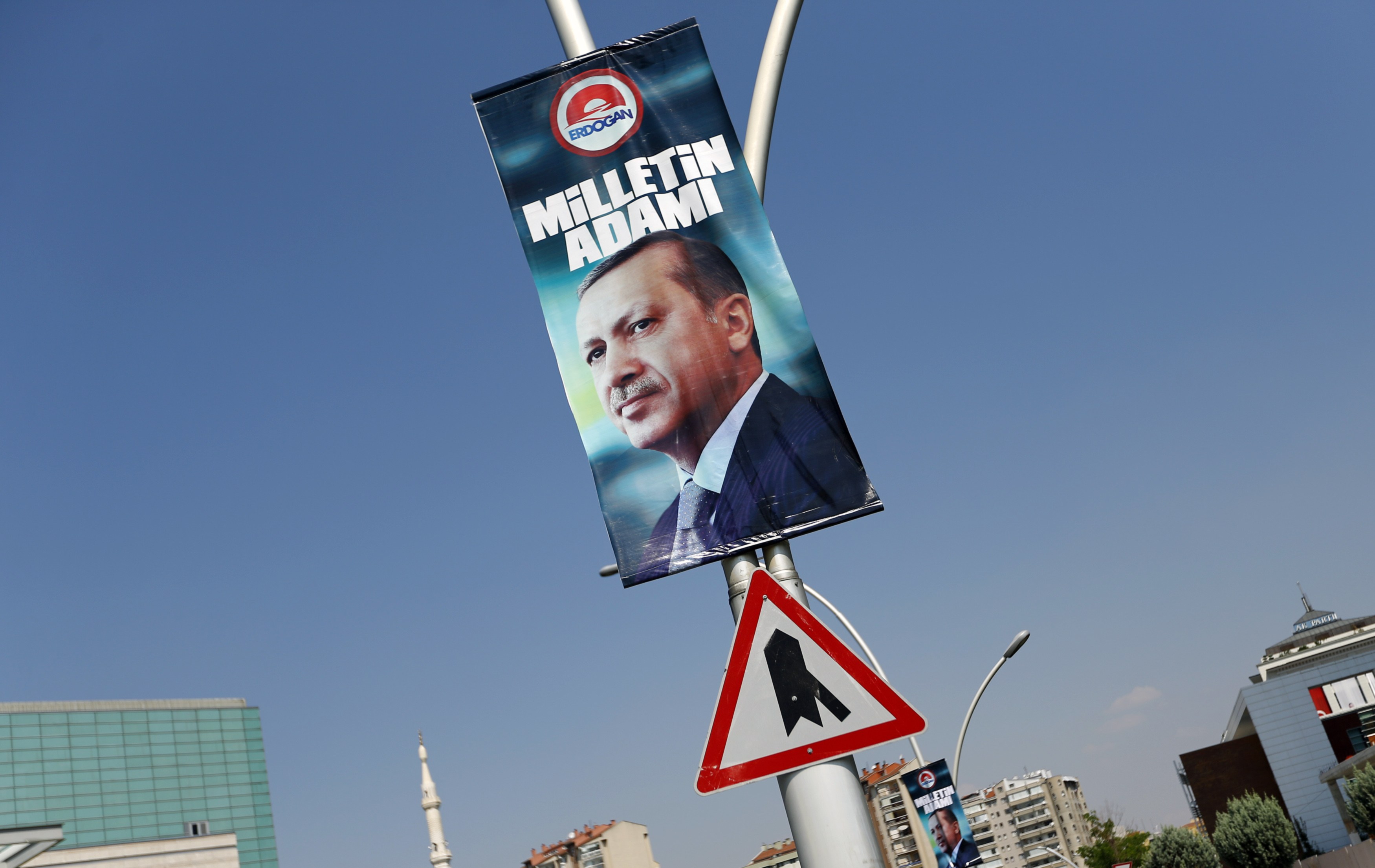 Liberation: Ο Ερντογάν παίρνει τη εκδίκησή του από τον Κεμάλ