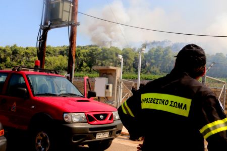Πολύ υψηλός κίνδυνος πυρκαγιάς και τη Δευτέρα