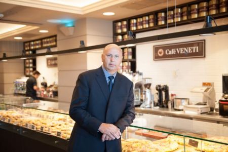 Παναγιώτης Μονεμβασιώτης: Ο φούρναρης που ψήνει 10 τόνους ψωμί την ημέρα