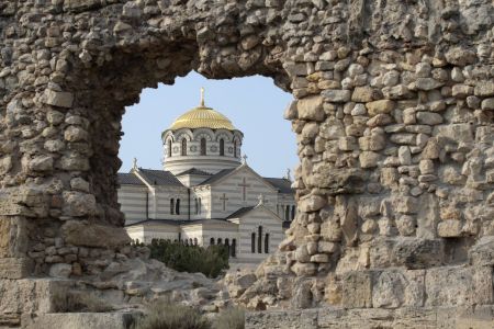 Η ΕΕ εξετάζει επέκταση των κυρώσεων στην Κριμαία
