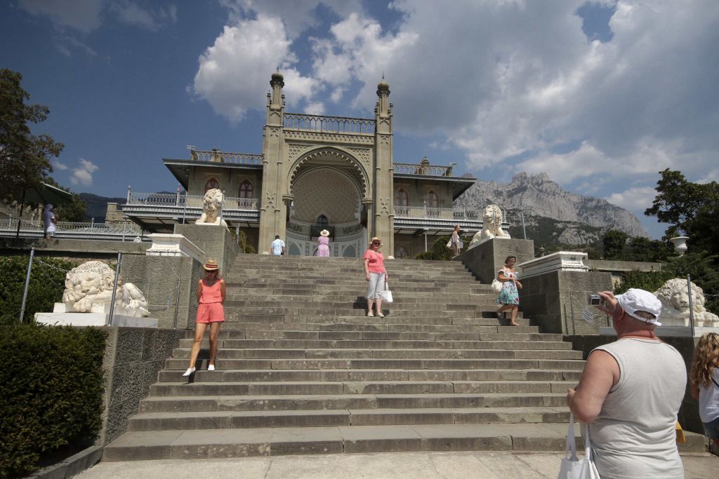 Κομισιόν: Απαγορεύει κάθε ευρωπαϊκή επένδυση στην Κριμαία