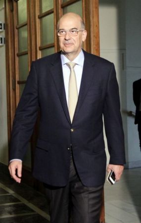 Ο κ. Δένδιας σε «ειδική αποστολή» στο Βερολίνο