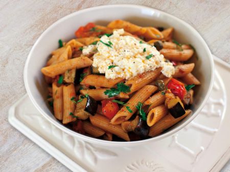 Πένες µε µελιτζάνες και αντσούγιες