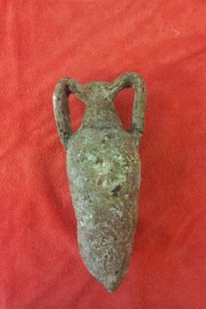 Συνελήφθησαν στη Μήλο δύο Γερμανοί με ρωμαϊκό αμφορέα