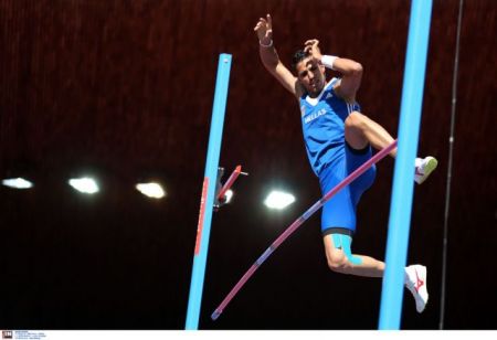 Ντίσελντορφ: Πρώτος ο Φιλιππίδης, καλή εμφάνιση από Δουβαλίδη