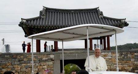 Πάπας:Οι κομμουνιστικές χώρες δεν πρέπει να φοβούνται τους χριστιανούς