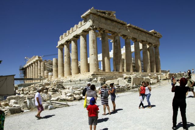 IMF blocks tour operator payments to Greek hoteliers