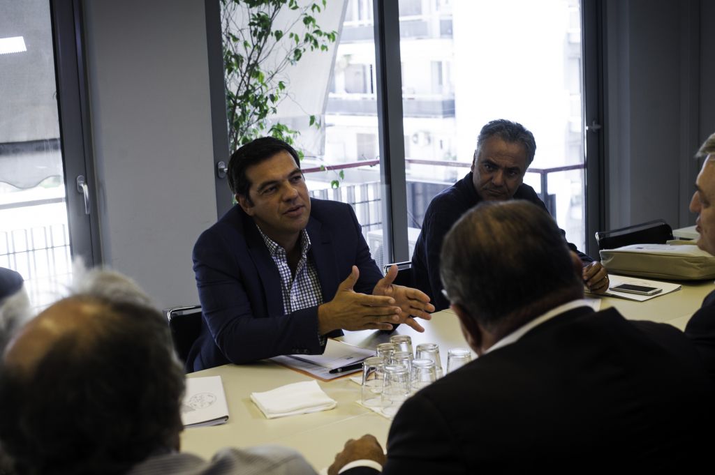 Για εργασιακά και ασφαλιστικό συζήτησαν Τσίπρας-ΓΣΕΒΕΕ