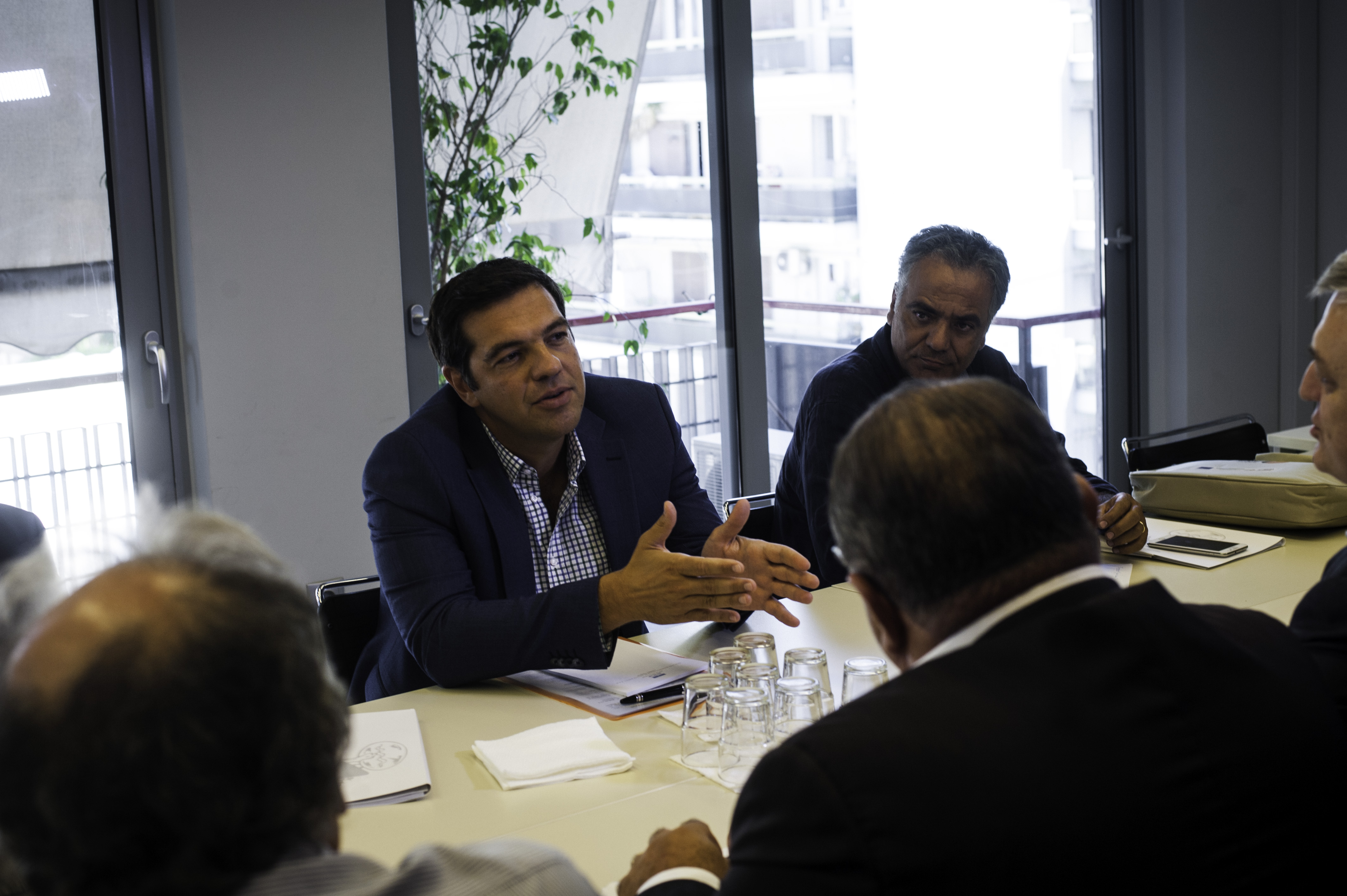 Για εργασιακά και ασφαλιστικό συζήτησαν Τσίπρας-ΓΣΕΒΕΕ