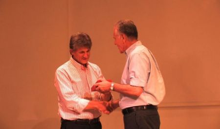 Το «Παίζοντας με τα χρώματα» του Γιάννη Βαμβακά στην Υδρα