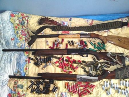 Διπλή δολοφονία στην Μεσσηνία: Γεμάτο καραμπίνες και απειλές το προφίλ των δραστών στο facebook