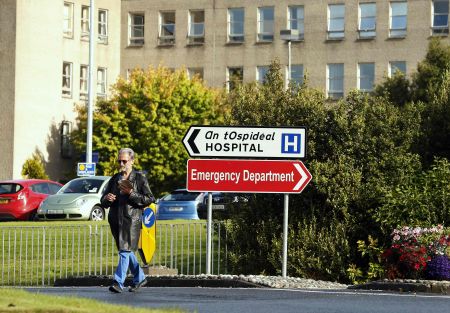 Δεν οφείλεται στον Εμπολα ο θάνατος Ιρλανδού μετά από ταξίδι στην Αφρική