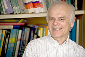 Μάνφρεντ Γκέρντερ: Οι οίκοι αξιολόγησης έπληξαν με δόλο την Ελλάδα