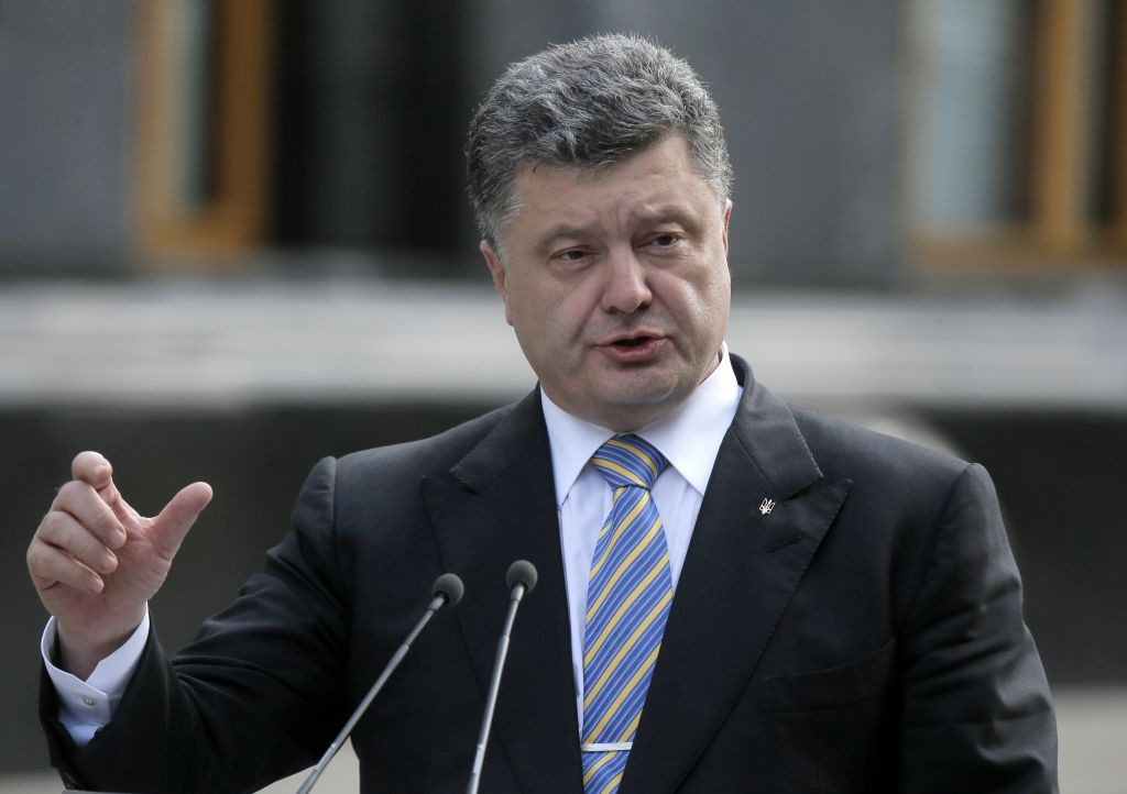 Ρωσόφιλο ροκ συγκρότημα χλευάζει τον Ποροσένκο (βίντεο)