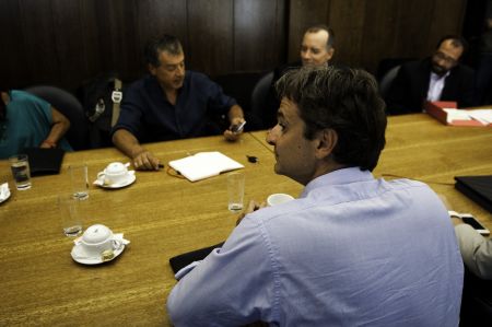 Μητσοτάκης – Θεοδωράκης: Οι αλλαγές στο Δημόσιο στη συνάντηση τους