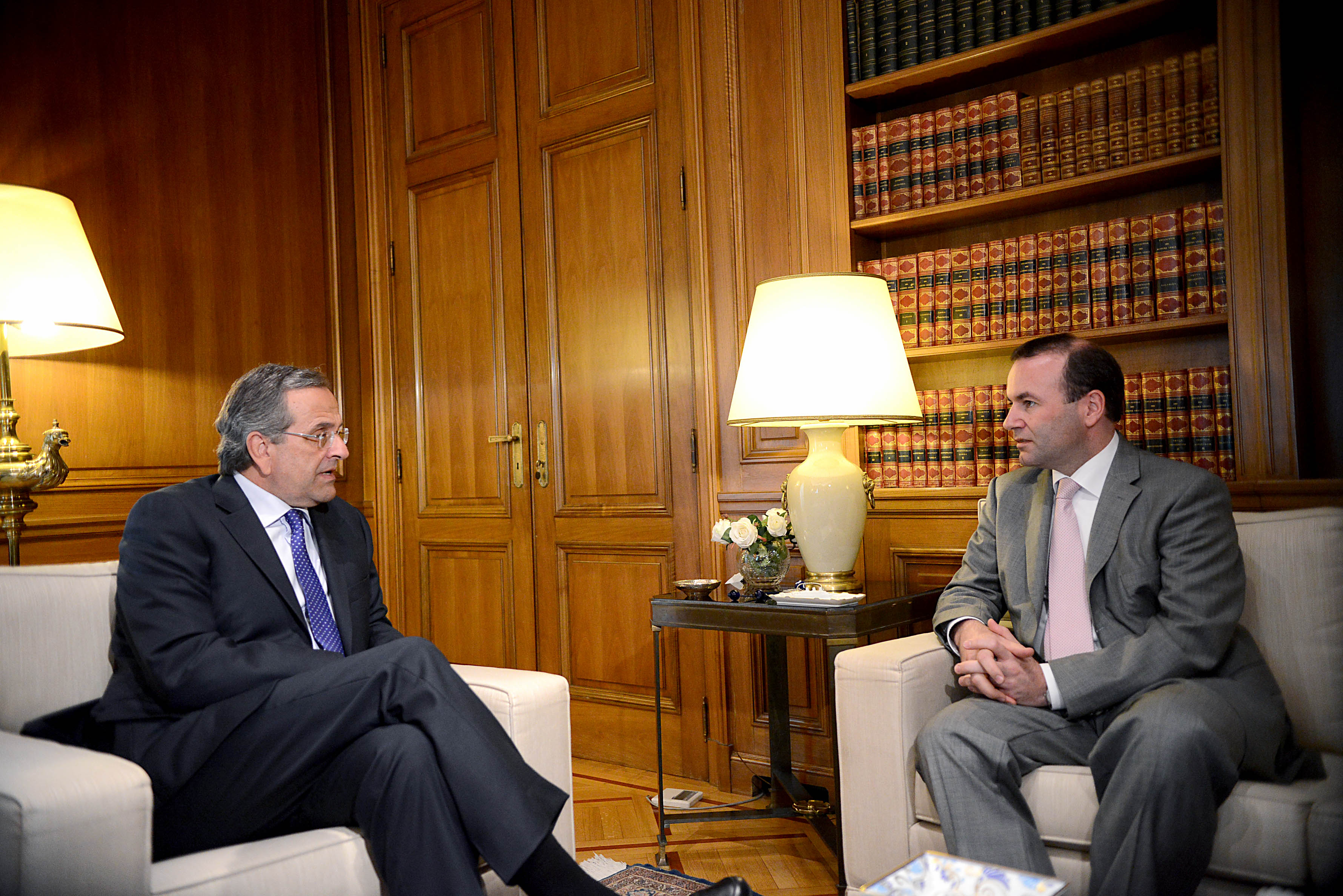 Μ.Βέμπερ: Στηρίζουμε απολύτως την κυβέρνηση Σαμαρά