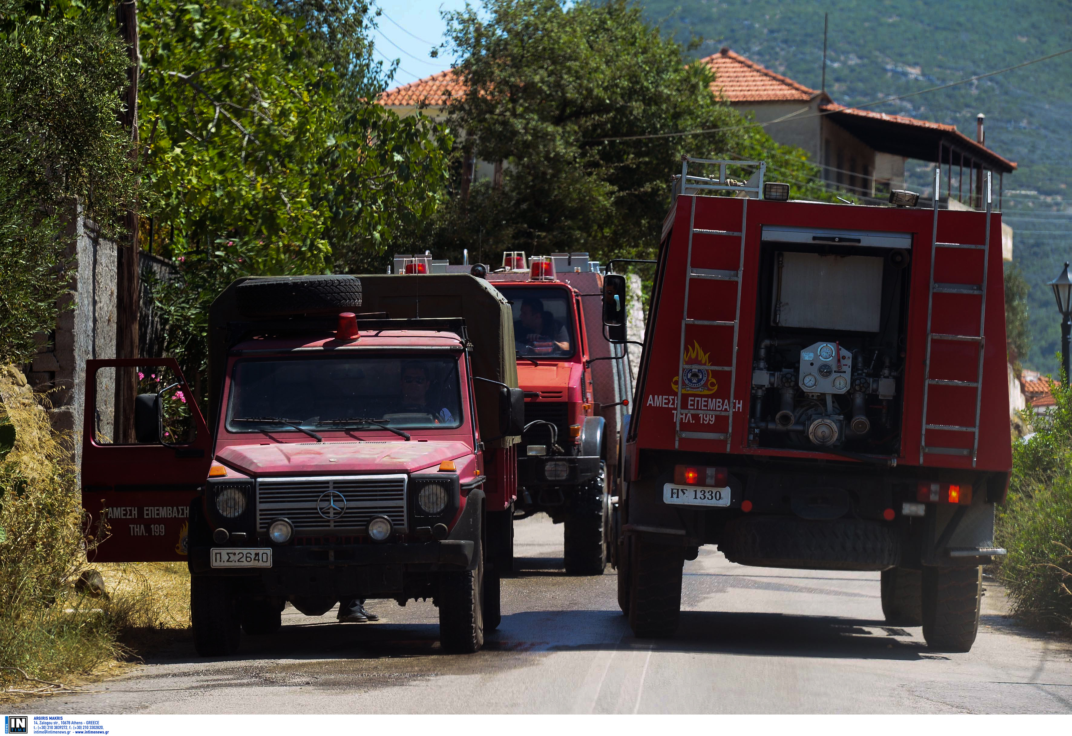 Μαίνεται η πυρκαγιά στη Χίο – Δεν απειλεί σπίτια