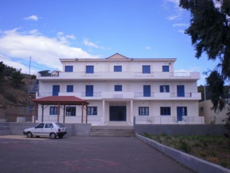 Με «λουκέτο» απειλείται το οικοτροφείο στις Οινούσσες