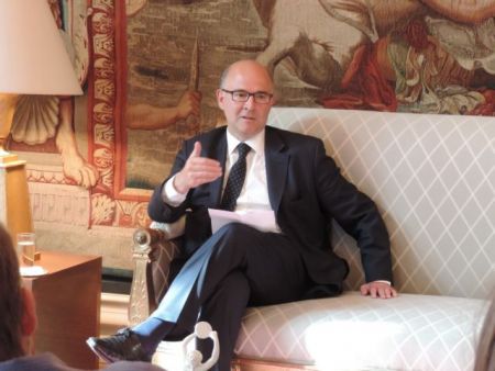 Μοσκοβισί: Ανάπτυξη και απασχόληση, στη «γραμμή» Βερολίνου