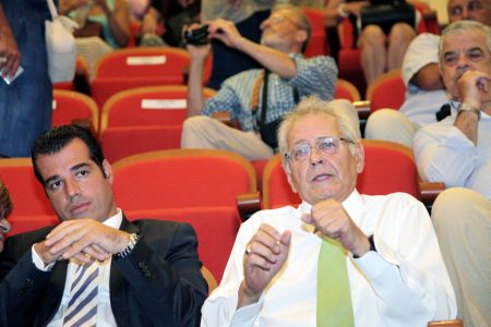 Στην Εντατική ο Θάνος Πλεύρης με λοίμωξη του αναπνευστικού