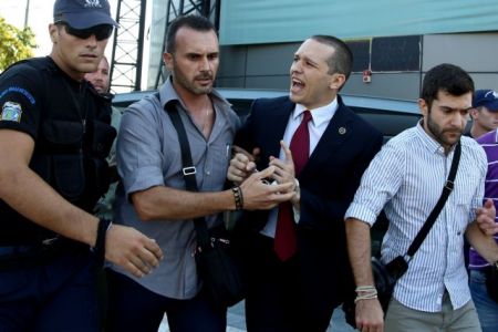 Βουλή: Ψήφισε υπέρ της άρσης ασυλίας του Ηλ. Κασιδιάρη