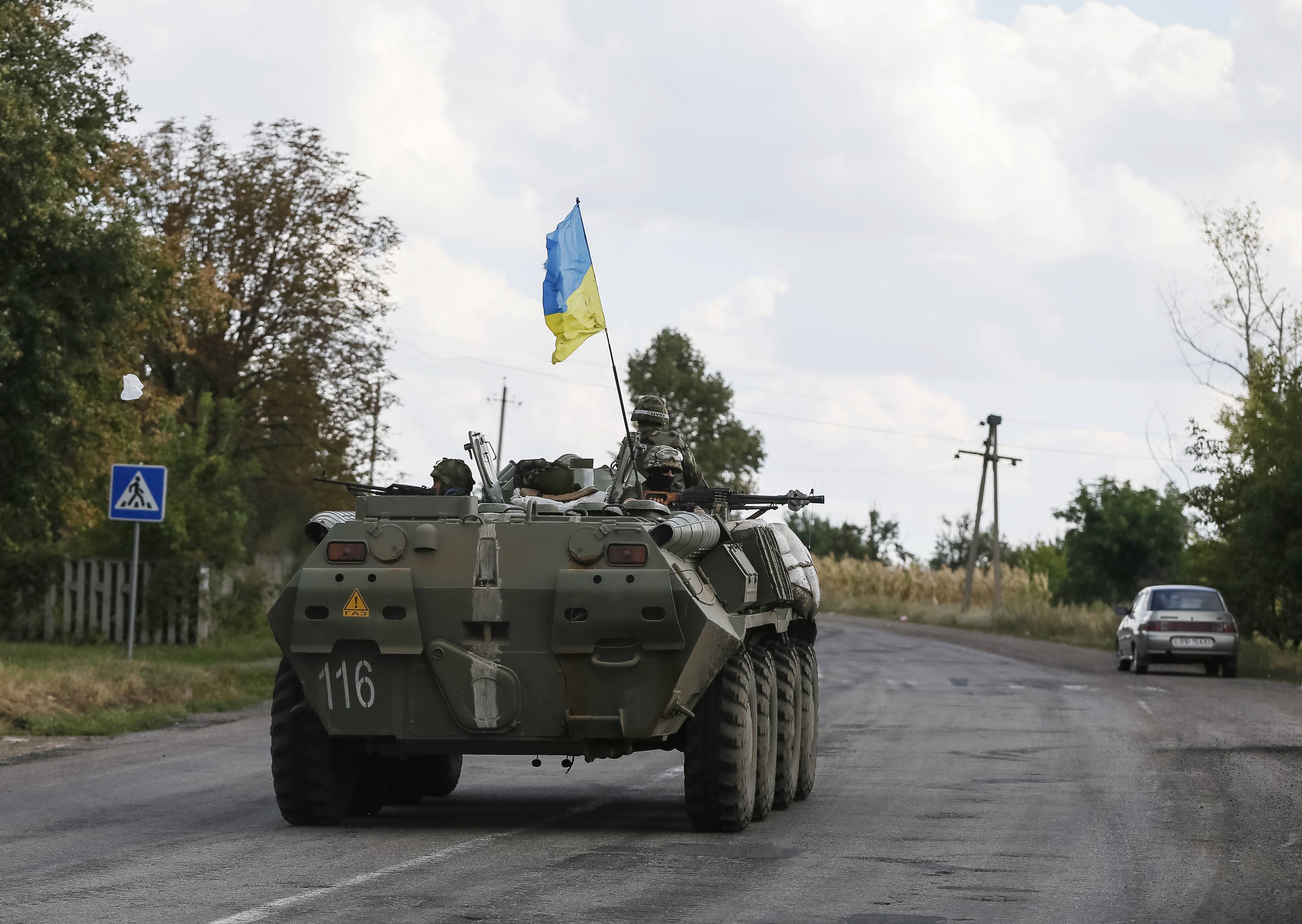 Spiegel: Οι «σκληροί» του ΝΑΤΟ επεμβαίνουν στην ουκρανική κρίση