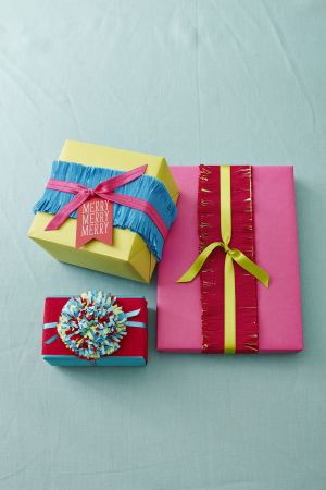 Γερμανικά ΜΜΕ: Λιγότερα δώρα για τους Έλληνες στις γιορτές