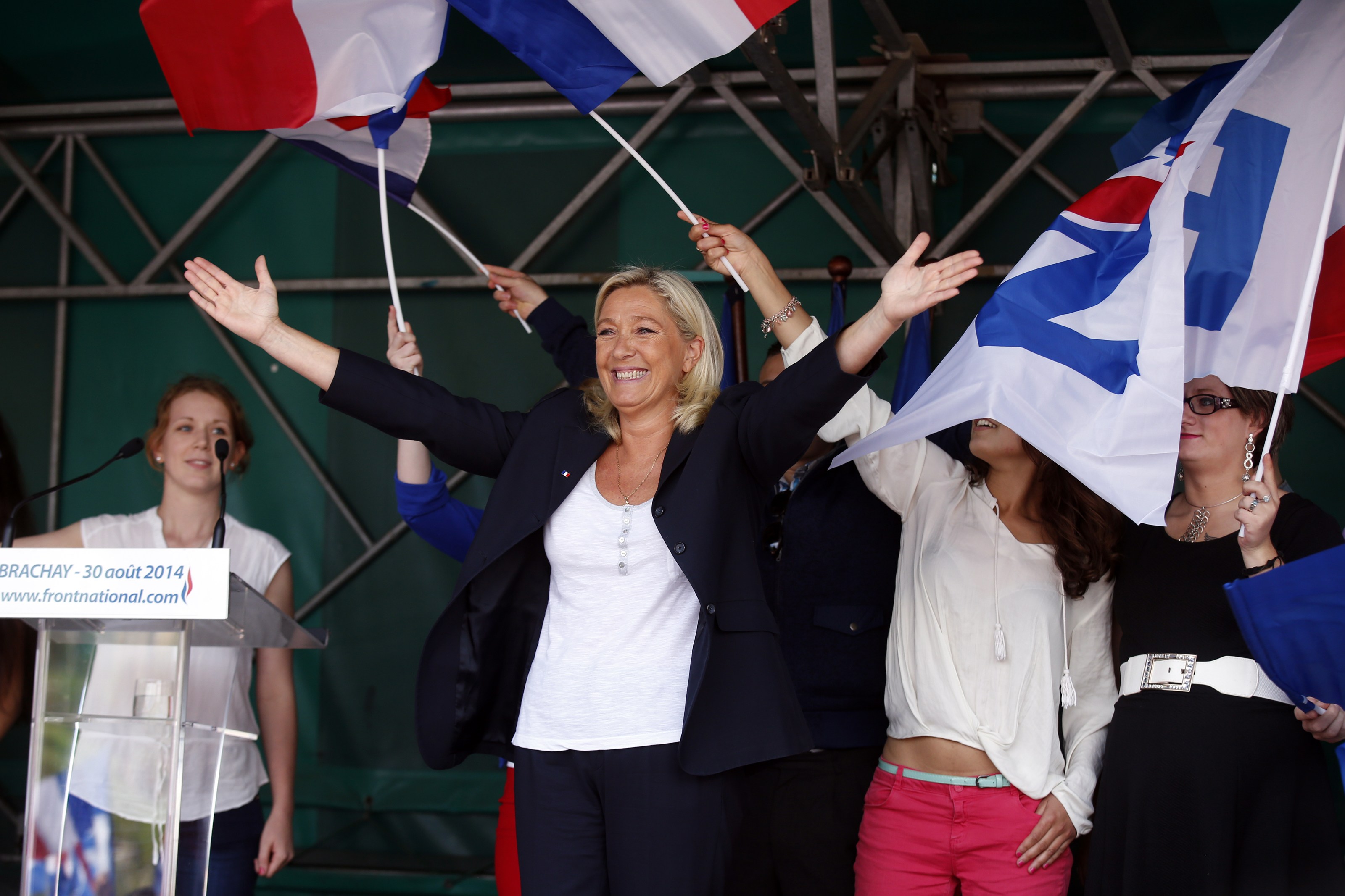 Μαρίν Λε Πεν: Δημοψήφισμα για έξοδο Γαλλίας από ΕΕ εάν εκλεγώ Πρόεδρος