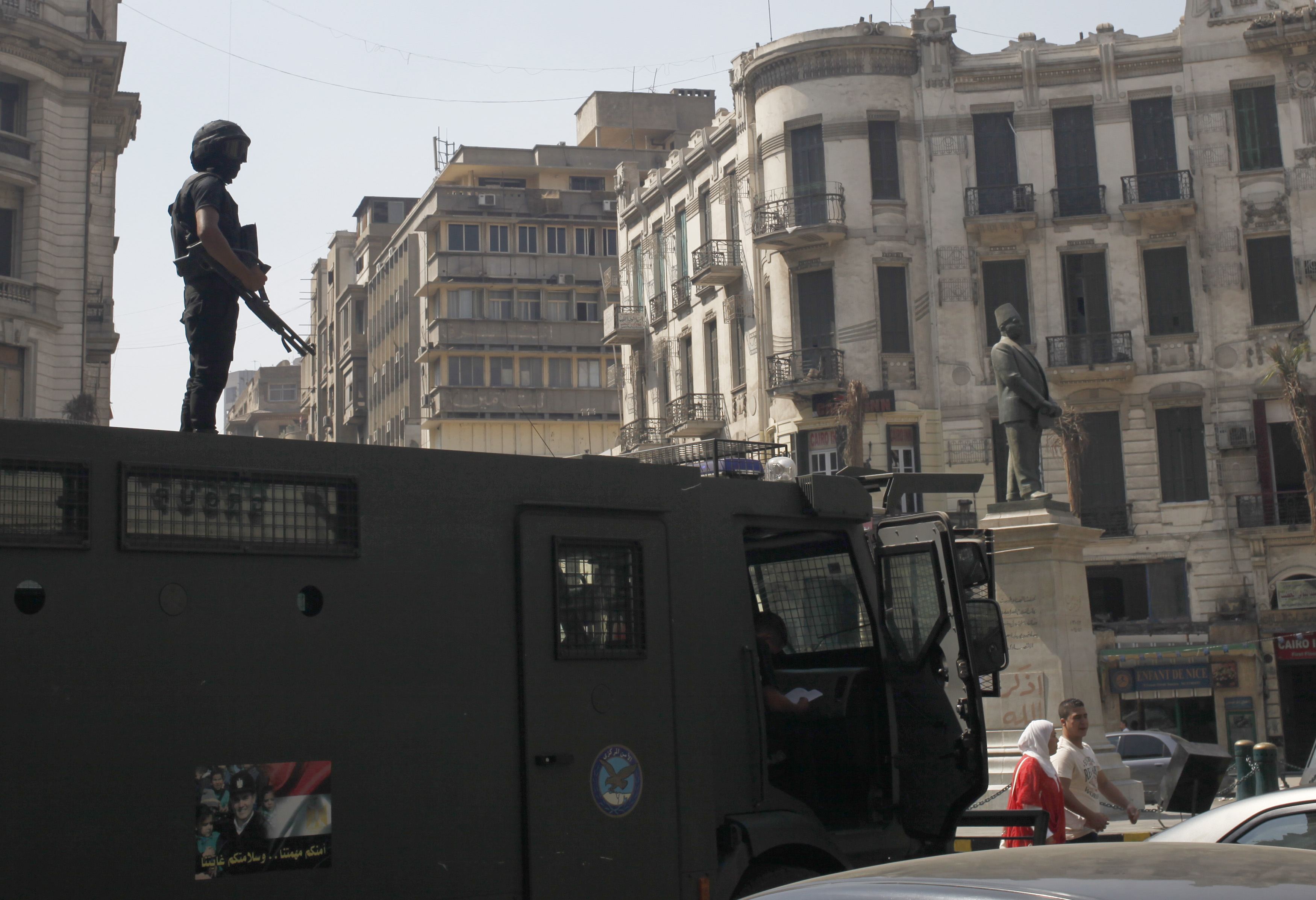 Νεκροί 11 αιγύπτιοι αστυνομικοί μετά από έκρηξη βόμβας