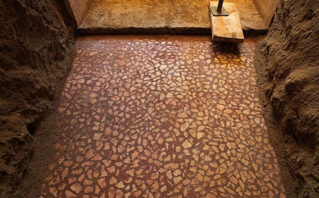 Amphipolis: Archeologists reveal marble floor at enigmatic tomb