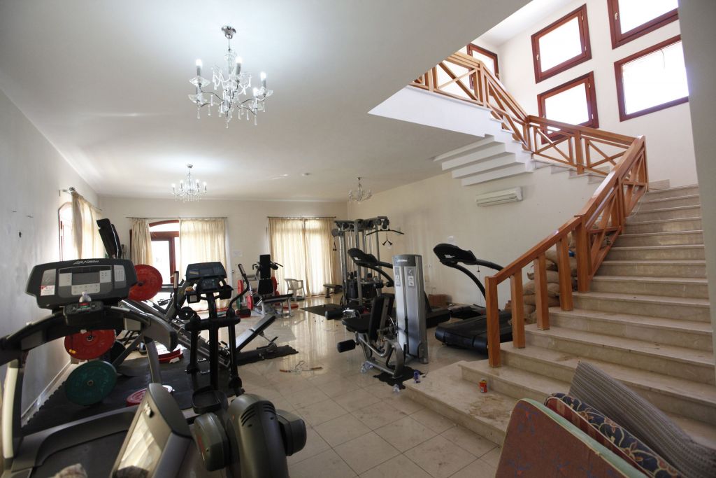 «Πάρκο αναψυχής» έγινε πρώην πρεσβεία των ΗΠΑ στην Τρίπολη