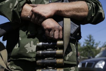 Πολιτικός πόλεμος ανακοινώσεων με φόντο την ουκρανική κρίση