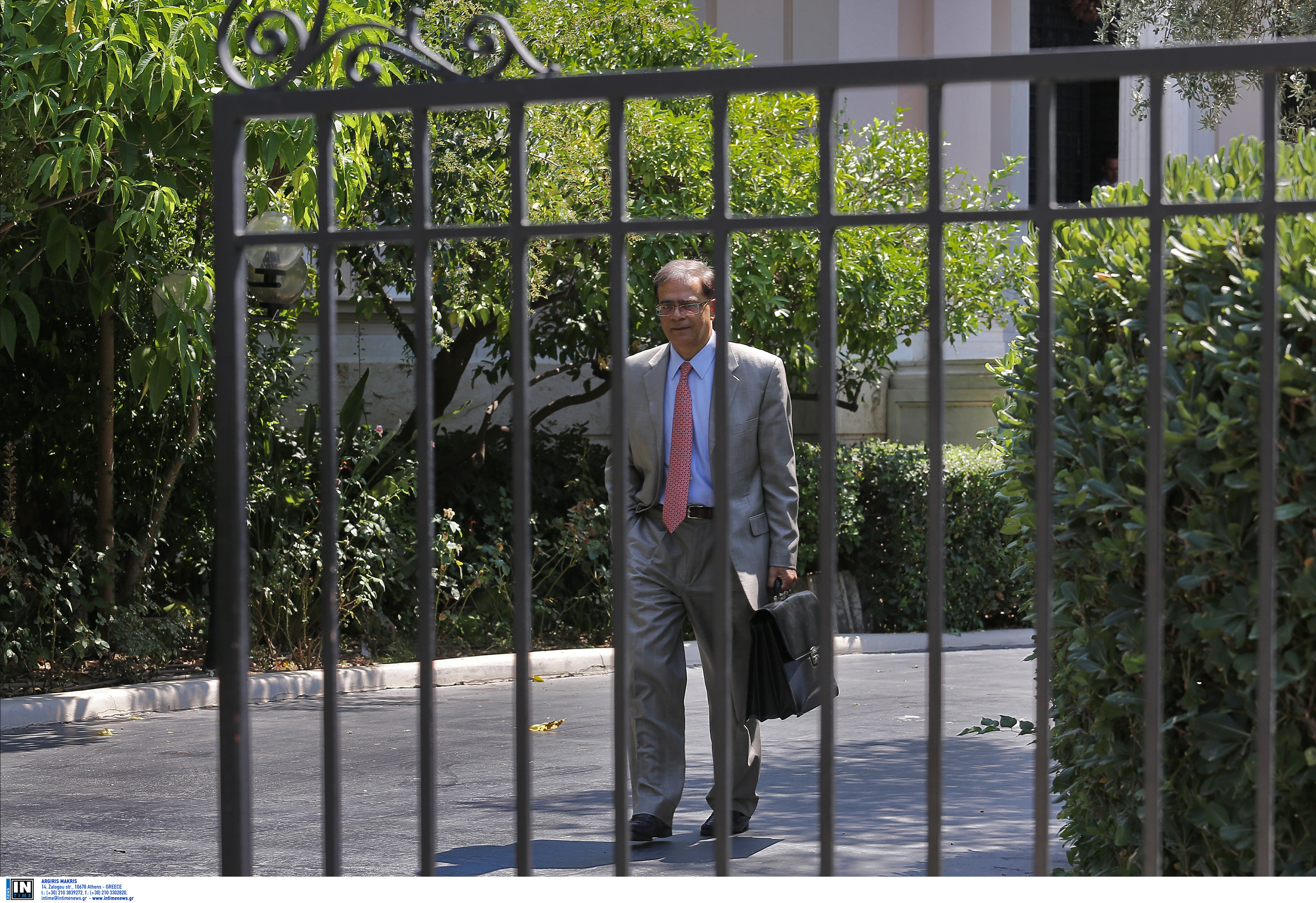 Σε τεντωμένο σχοινί η κυβέρνηση μεταξύ φοροελαφρύνσεων-δανειστών