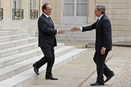 Ο Ντράγκι συνάντησε τον Ολάντ – Επικοινώνησε και με την Μέρκελ