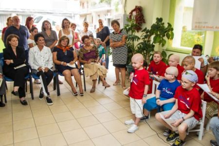 Παράδοση δωρεών στα παιδιά της «Φλόγας»