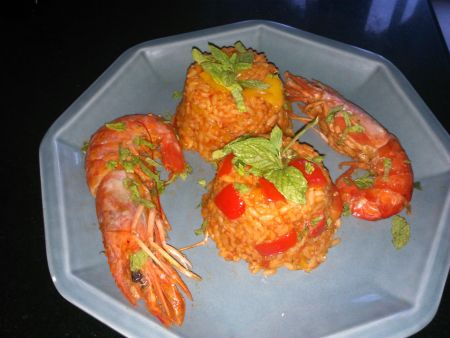 Γαρίδες με φρέσκια ντομάτα, μέλι και ούζο