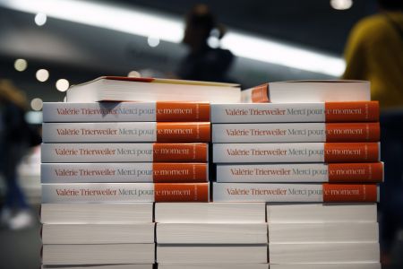 Εκατομμυριούχος η Βαλερί Τριερβελέρ χάρις στο βιβλίο για τον Ολάντ