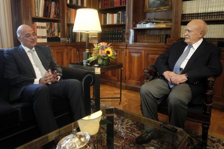 Τα «κόκκινα» δάνεια στη συνάντηση Παπούλια-Δένδια