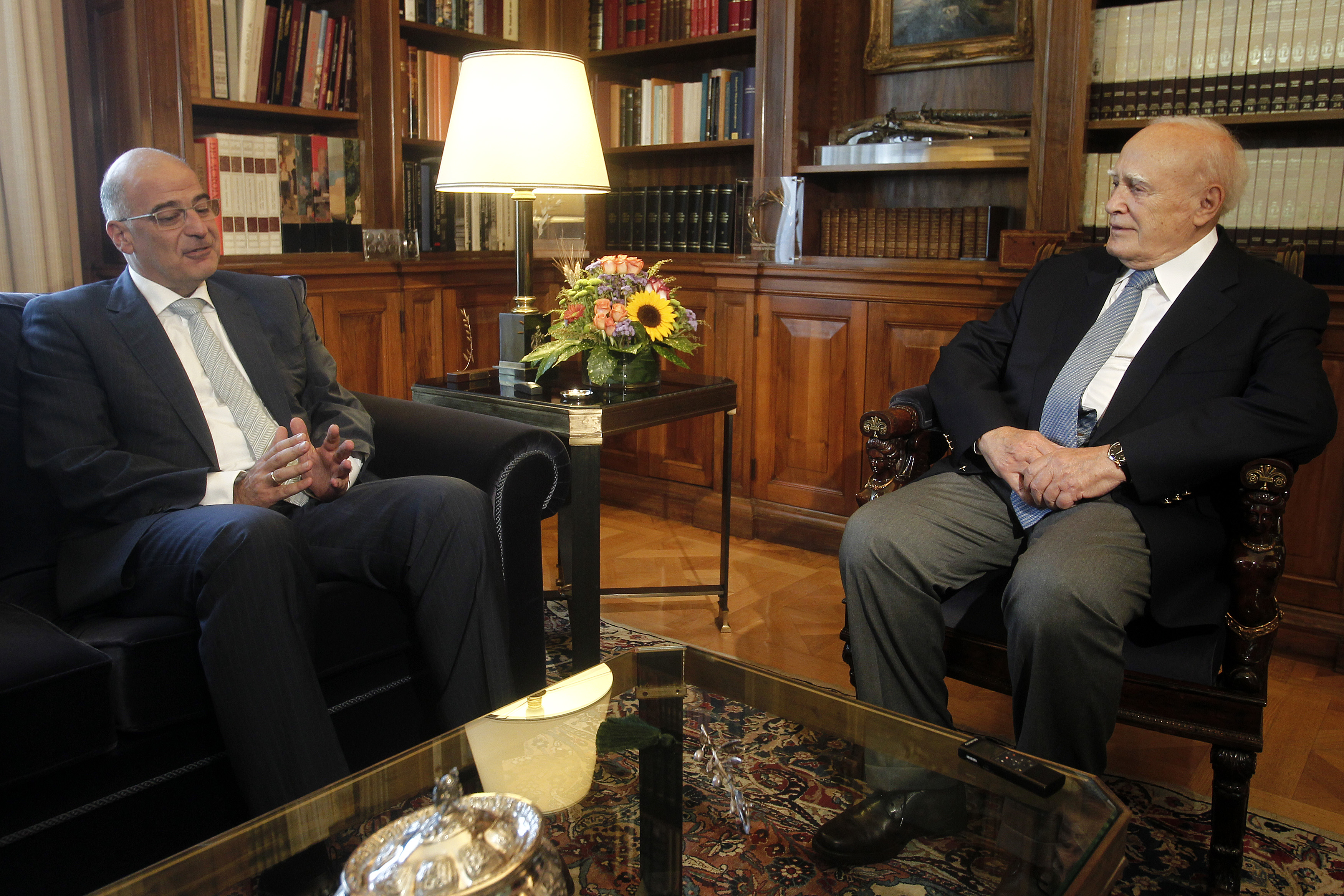 Τα «κόκκινα» δάνεια στη συνάντηση Παπούλια-Δένδια