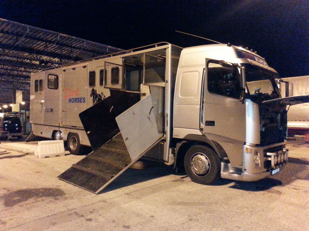 Εντόπισαν 100 κιλά ηρωίνης στο λιμάνι της Ηγουμενίτσας