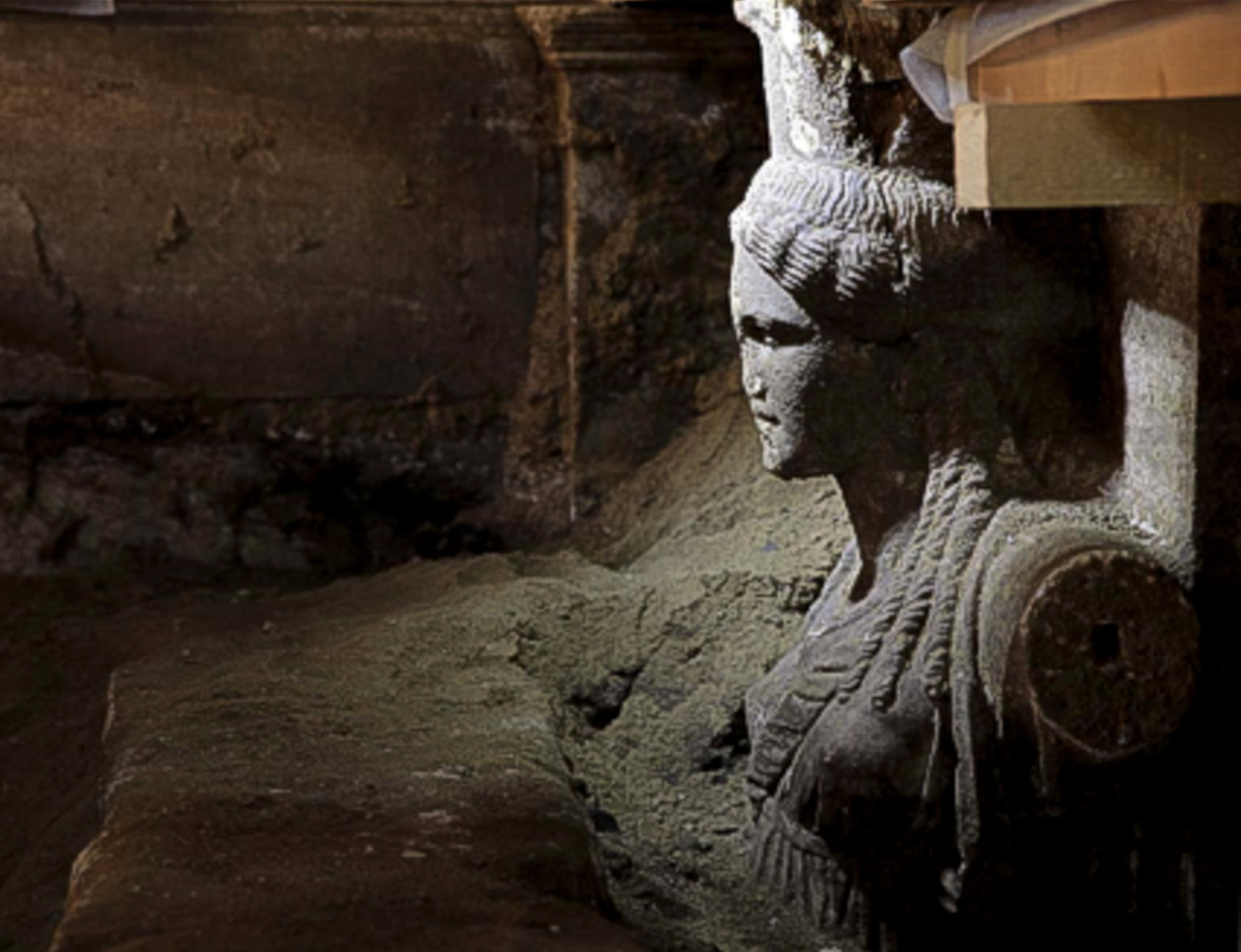 Αρχαία Αμφίπολη: Αποκαλύφθηκαν δύο εξαιρετικής τέχνης καρυάτιδες