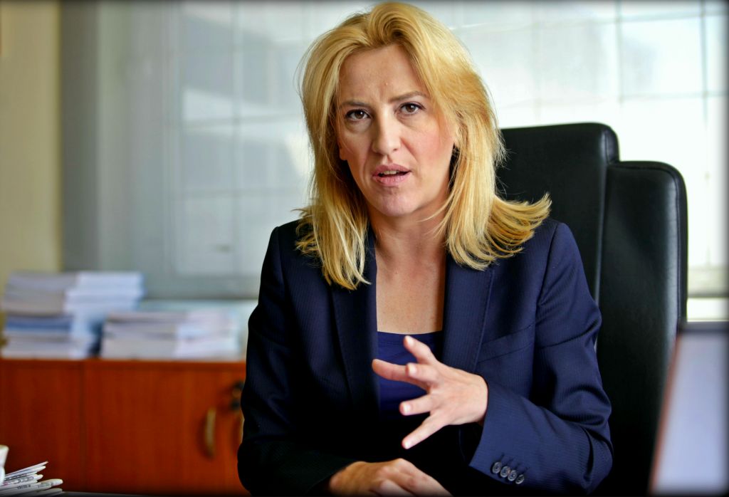 Ρ.Δούρου: Είμαστε στον αντίποδα της λογικής του βολέματος ημετέρων