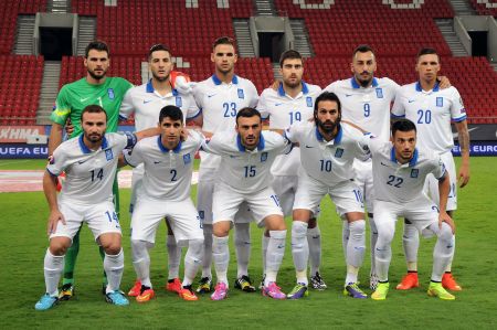 Στα γήπεδα και στην TV